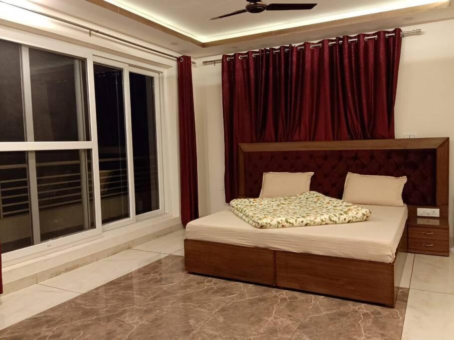 Villa Pine Peak Kasauli Exterior foto