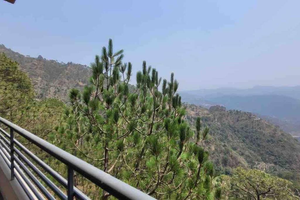 Villa Pine Peak Kasauli Exterior foto