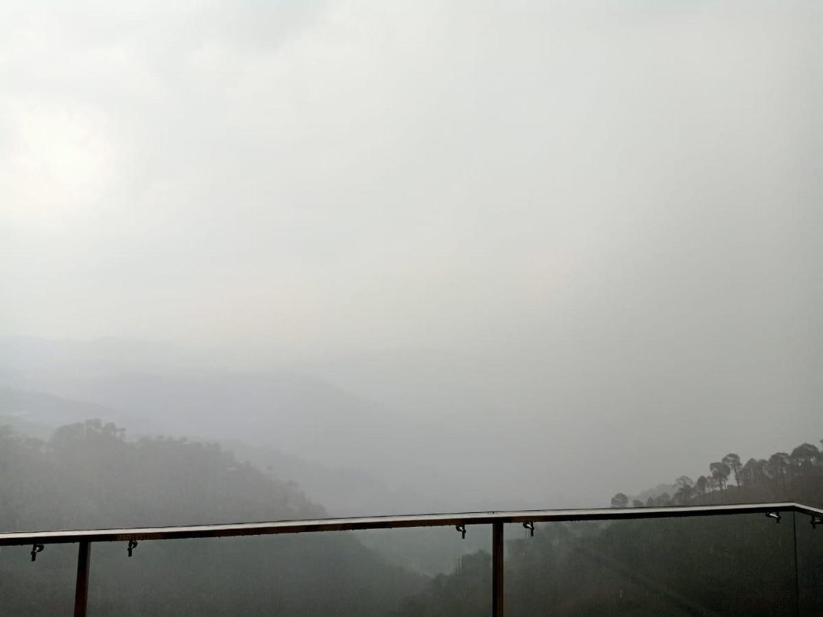 Villa Pine Peak Kasauli Exterior foto